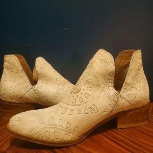 KAANAS Tijuana Cut Out Booties